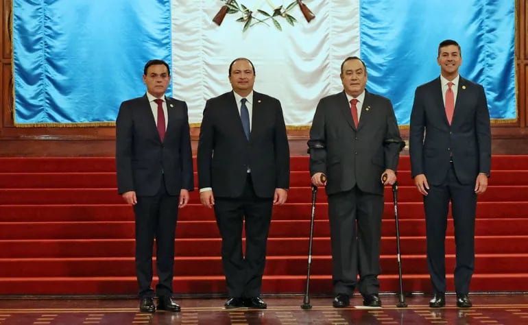 Visita del presidente Santiago Peña al Presidente saliente de la República de Guatemala, Alejandro Giammattei Falla.