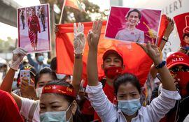 Manifestaciones contra el golpe militar en Birmania.