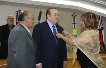 Leoz (c), expresidente de la CONMEBOL, fallecido en 2019.