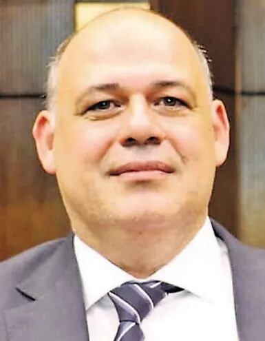 Abel González, senador del PLRA, autor del proyecto  que prohíbe la venta de pirotecnia a los niños, niñas y adolescentes.