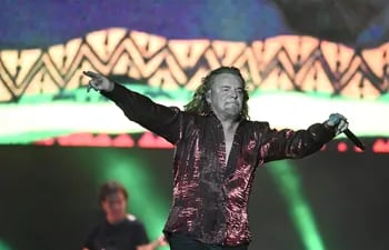 Fher Olvera, vocalista de Maná, durante el concierto que ofreció la banda mexicana en Asunción, Paraguay.