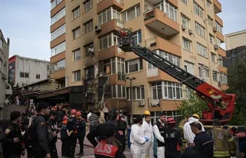 Las obras de reforma de la discoteca que se incendió este martes en Estambul, causando la muerte a 29 personas, presumiblemente empleados en los trabajos, no contaban con licencia del Ayuntamiento, según las autoridades municipales.