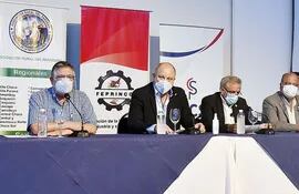Miembros de la Feprinco en la conferencia de prensa. (Archivo).
