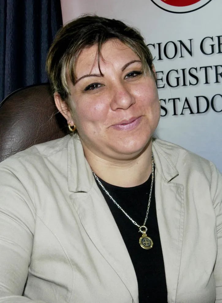 Dudoso antecedente de notaria, hermana de concejal municipal Política