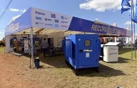 Record Electric SA llegó a Innovar 2022 con equipos como: generadores, compresores, bombas de alto causal, entre otros.