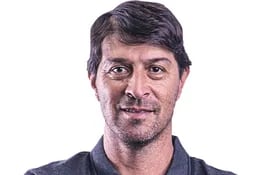 Después de dirigir a Sol de América, Guaraní, Olimpia   Libertad y ocho títulos ganados, desde anoche el argentino Daniel Garnero es el nuevo entrenador de la selección mayor.