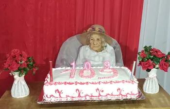 Petrona Antonioa cumplió 109 años hoy.