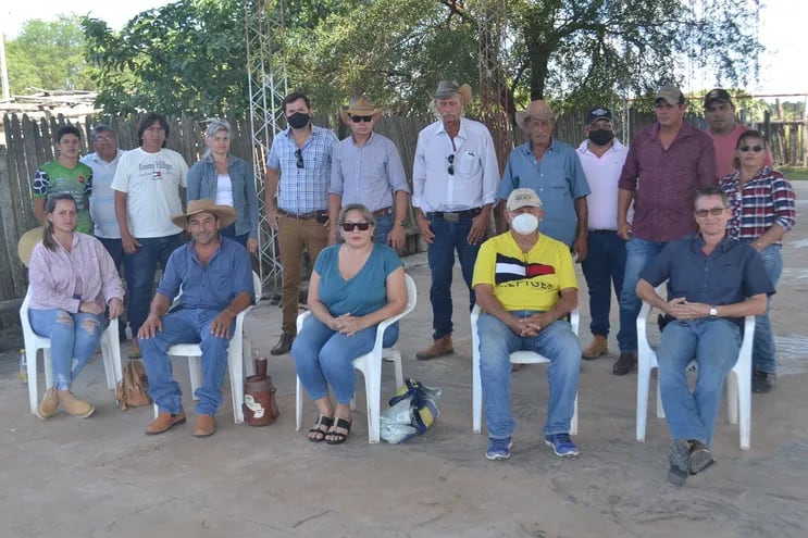 Pobladores se organizan para una gran manifestación en Alto Paraguay, ante la falta de respuestas del MOPC en cuanto al tema de los caminos.