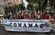 Indígenas del Consejo Nacional de Ayllus y Markas del Qullasuyu (CONAMAQ) participan de la marcha convocada por el "Pacto de Unidad", hoy en La Paz (Bolivia).