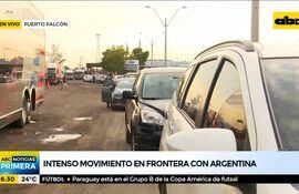 Pasajeros aguardan toda la noche para poder cruzar frontera y exigen al Gobierno presión a Argentina