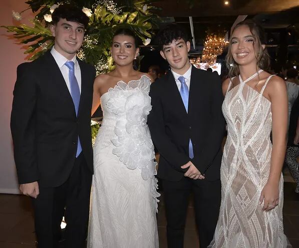 Juan José Benítez, María Paz Escobar, Ramiro Delgado y María Paz Gómez.