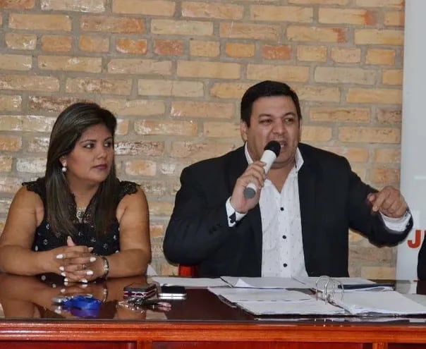 María Portillo y Teorodo Mercado, candidatos a la concejalía por el PLRA.