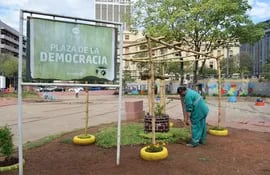 La Municipalidad de Asunción "hermoseó" la Plaza de la Democracia a días de los juegos Odesur 2022.