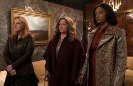 Elisabeth Moss, Melissa McCarthy y Tiffany Haddish en "Las reinas del crimen".