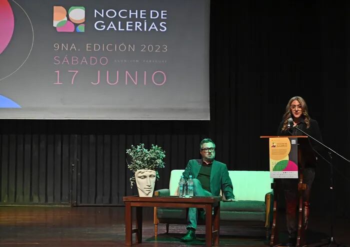 Fredi Casco y Laura González durante la presentación de la novena edición de "Noche de galerías".