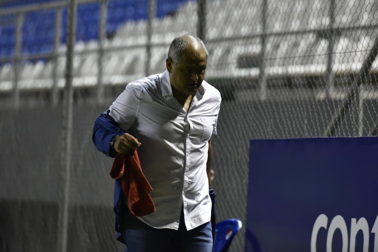 El enojo y las muecas de Francisco Arce después de la derrota de Cerro Porteño contra Nacional en el torneo Apertura 2021.