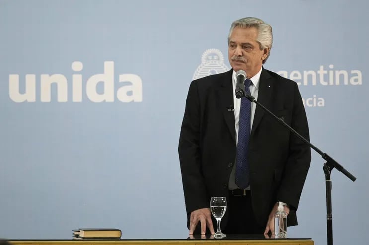 El presidente argentino Alberto Fernández avanzó con esta y otras medidas poco después de las elecciones PASO, en donde fue derrotado.