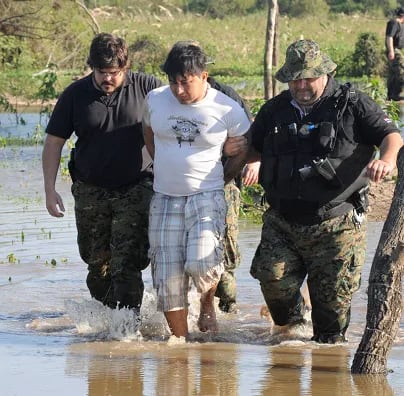 En julio del 2011,  Armando Javier Rotela Ayala es detenido en el Bañado Sur de Asunción,   por efectivos del departamento Antinarcóticos.