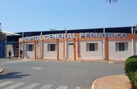 El Hospital Pediátrico Niños de Acosta Ñú continúa con la ampliación de varios servicios, entre los que están incluidos camas nuevas para internación y cuidados intensivos.