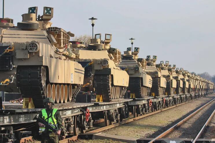 Tanques Abrams estadounidenses cerca de la base militar Pabrade, en Lituania, este lunes.