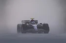El Williams de Nicholas Latifi en el circuito de Hungaroring durante el tercer ensayo libre del Gran Premio de Hungría de la Fórmula 1.