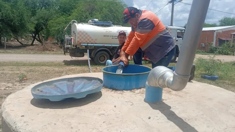 Camiones cisternas no lograron ingresar a una comunidad del Chaco para la provisión de agua potable.