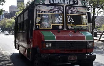 Bus de a línea 16-2 de Asunción.