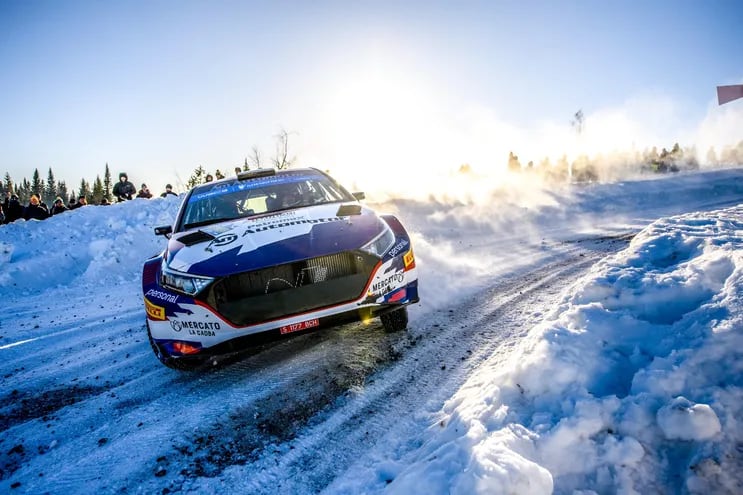 Miki Zaldívar está a una etapa de cerrar su primer rally sobre nieve en el podio, dentro la categoría WRC2 Master Cup.