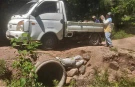 Los caminos de Caapucú se encuentran en pésimo estado por lo cual el Intendente solicitó se declare emergencia vial.