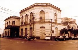 Antigua foto del Teatro Nacional (hoy Teatro Municipal Ignacio A. Pane), Asunción.