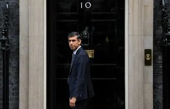 El nuevo primer ministro británico, Rishi Sunak, llega al 10 de Downing Street. (AFP)