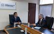 Ministro Carlos Arregui de la Seprelad, y el embajador de los Estados Unidos en Paraguay, Marc Ostfield en una reunión que mantuvieron hoy para reafirmar cooperación en la lucha contra el lavado de dinero