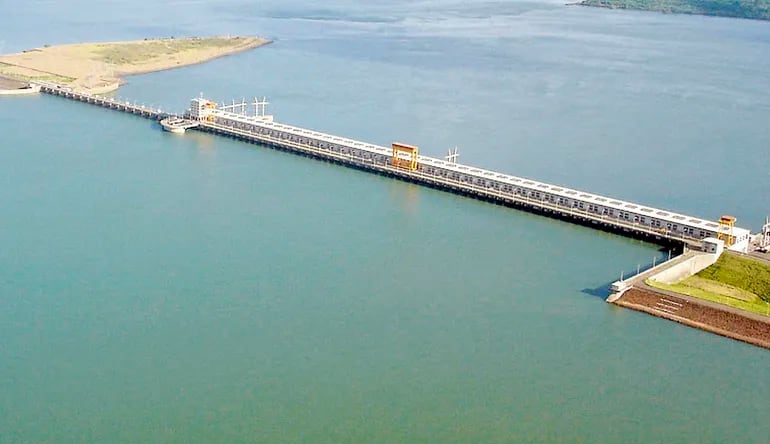 Vista parcial del complejo hidroeléctrico paraguayo-argentina Yacyretá, construida por la EBY a la altura del isla paraguaya Yasyretá para el aprovechamiento hidroeléctrico del río Paraná.