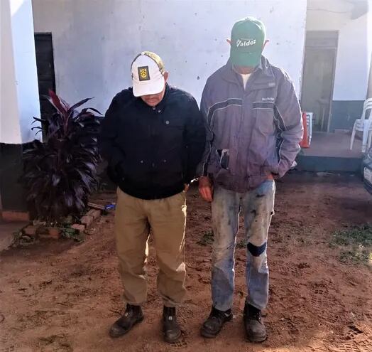 El capataz, Víctor Ramón Ortiz Riveros,(52) y su vecino Wilfrido Damián Insaurralde Domínguez(35), de la compañía Chararä