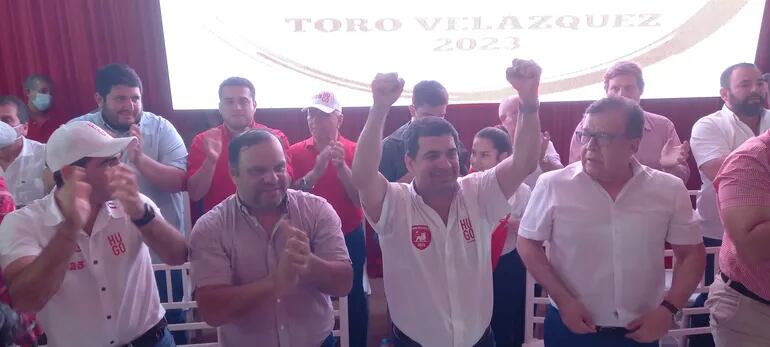 Hugo Velázquez oficializa esta noche el apoyo del senador Derlis Osorio a su precandidatura presidencial.