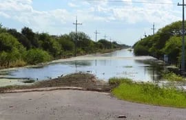 acceso-inundado-al-nuevo-vertedero-de-loma-plata--95831000000-1690122.jpg