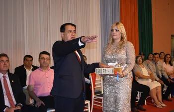 Asumen Carlos Quiñonez como intendente en San Pedro de Ycuamandyyú y promete hacer historia