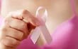 Se puede frenar la progresión de ciertos cánceres de mama detectando a tiempo una mutación genética en el corazón de los tumores y adaptando en consecuencia el tratamiento, según un estudio publicado el viernes.