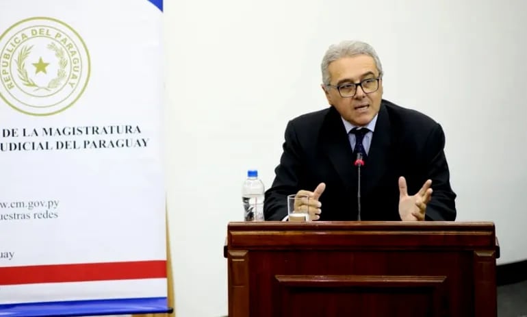 El abogado José Fernando Casañas Levi expuso ayer en las audiencias públicas para ministro de Corte.