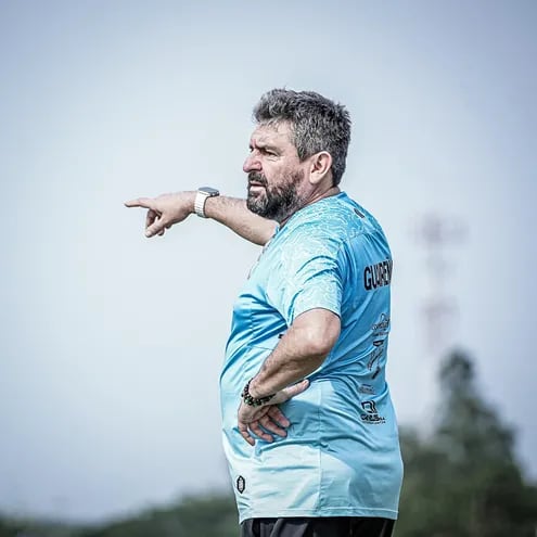 Humberto Jesús Ovelar (53 años), entrenador de Guaireña.