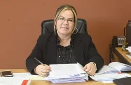 Sandra Silveira, jueza de Ejecución que ordenó la captura de Ramón González Daher y su hijo.