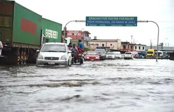inundacion-en-puerto-falcon-193054000000-1419453.jpg