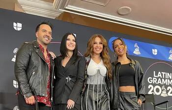 Luis Fonsi, Laura Pausini, Thalía y Anitta presentarán los Latin Grammy 2022.