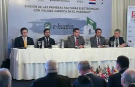 presentacion-de-las-primeras-facturas-electronicas-en-paraguay--202455000000-1779205.jpeg