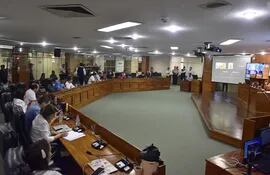 La sesión extraordinaria de la Junta Municipal de Asunción fue convocada para hoy a las 11:00 de manera a dar entrada y tratamiento a dos mensajes de la intendencia sobre el estacionamiento tarifado.
