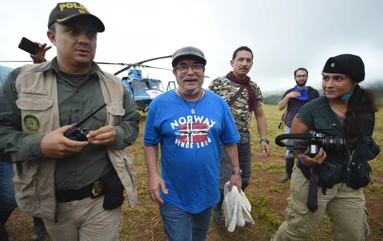 Rodrigo Londoño (c), líder de las FARC. Según el Tribunal Especial,  el 12% de los secuestrados   desaparecieron o fueron asesinados.