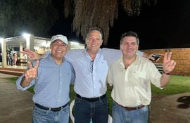 Hugo Fleitas, Pedro González y Blas Llano. (Foto: Facebook de Blas Llano).