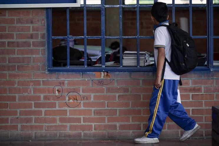 Más de 180 niños fueron reclutados por rebeldes y narcos en 2023 en Colombia.