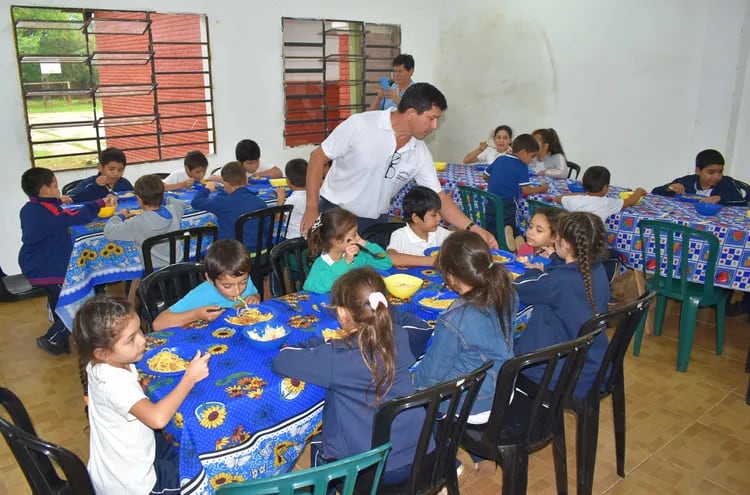Inician distribución del almuerzo escolar en escuelas de Villarrica.