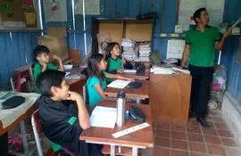 Los alumnos de la institución educativa desarrollan sus clases en su lengua original, así como en guaraní y español.